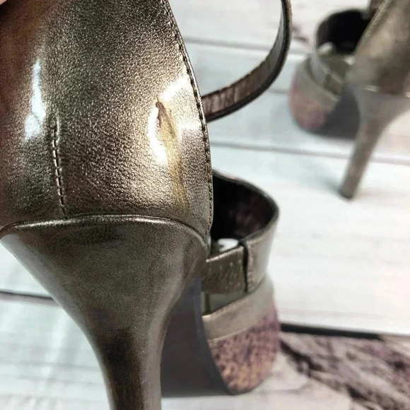 Delicious Brass Metallic Heels Opn Toe Ankle Strap - Picture 8 of 8